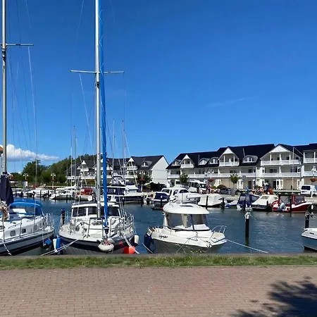 Hébergement de vacances Grosses Luxusferienhaus Mit Whirlpool