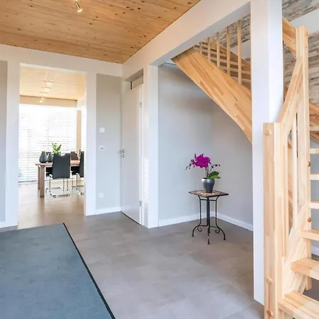 Hébergement de vacances Grosses Luxusferienhaus Mit Whirlpool Karlshagen