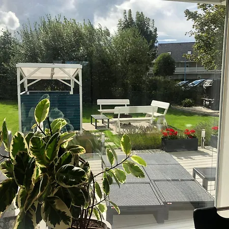 Hébergement de vacances Grosses Luxusferienhaus Mit Whirlpool